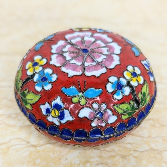 Vintage Cloisonne Round Metal Trinket Box Red With Floral Butterfly Details - Picture 1 of 15
